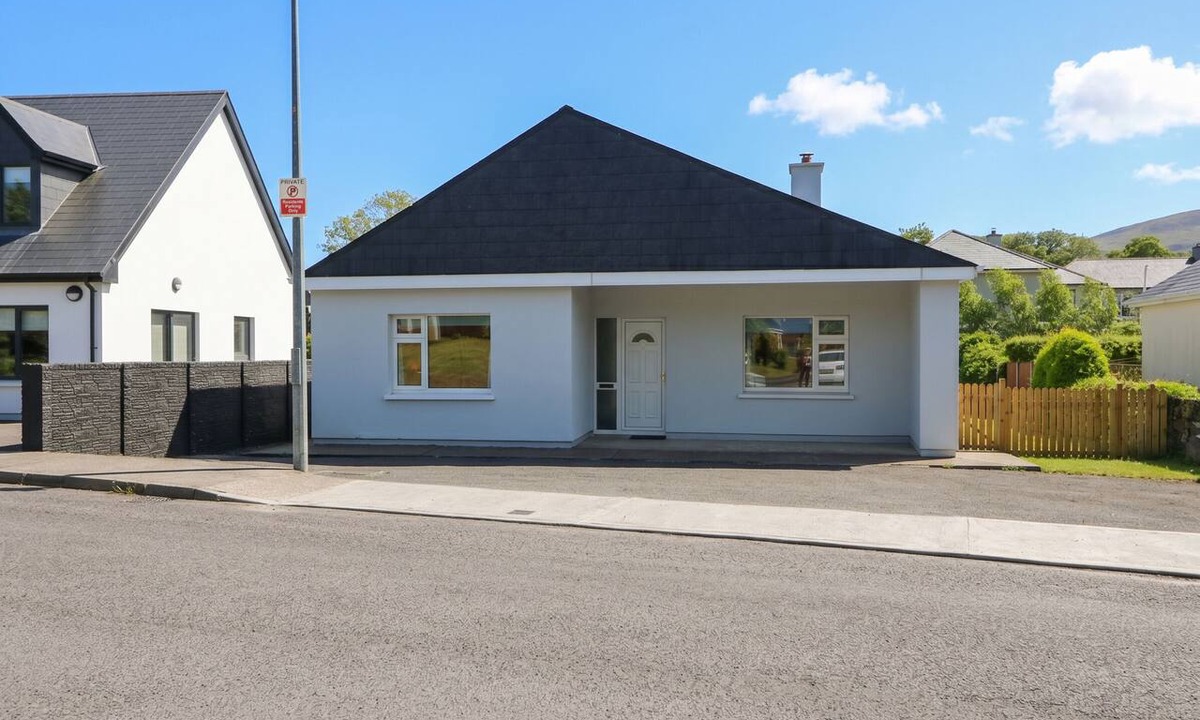 Kenmare Cottage | NO 1 LODGE WOOD, pet friendly in Kenmare, County Kerry