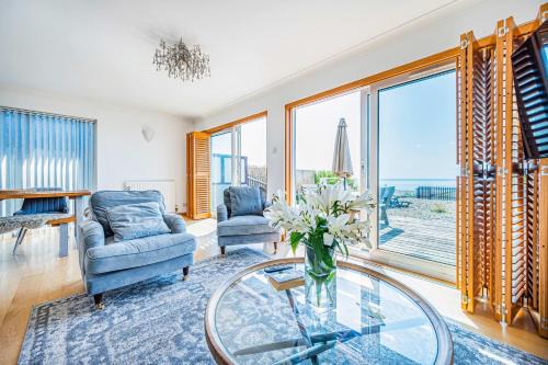 Pevensey Villa | Pebble Paradise Beachfront Family Getaway