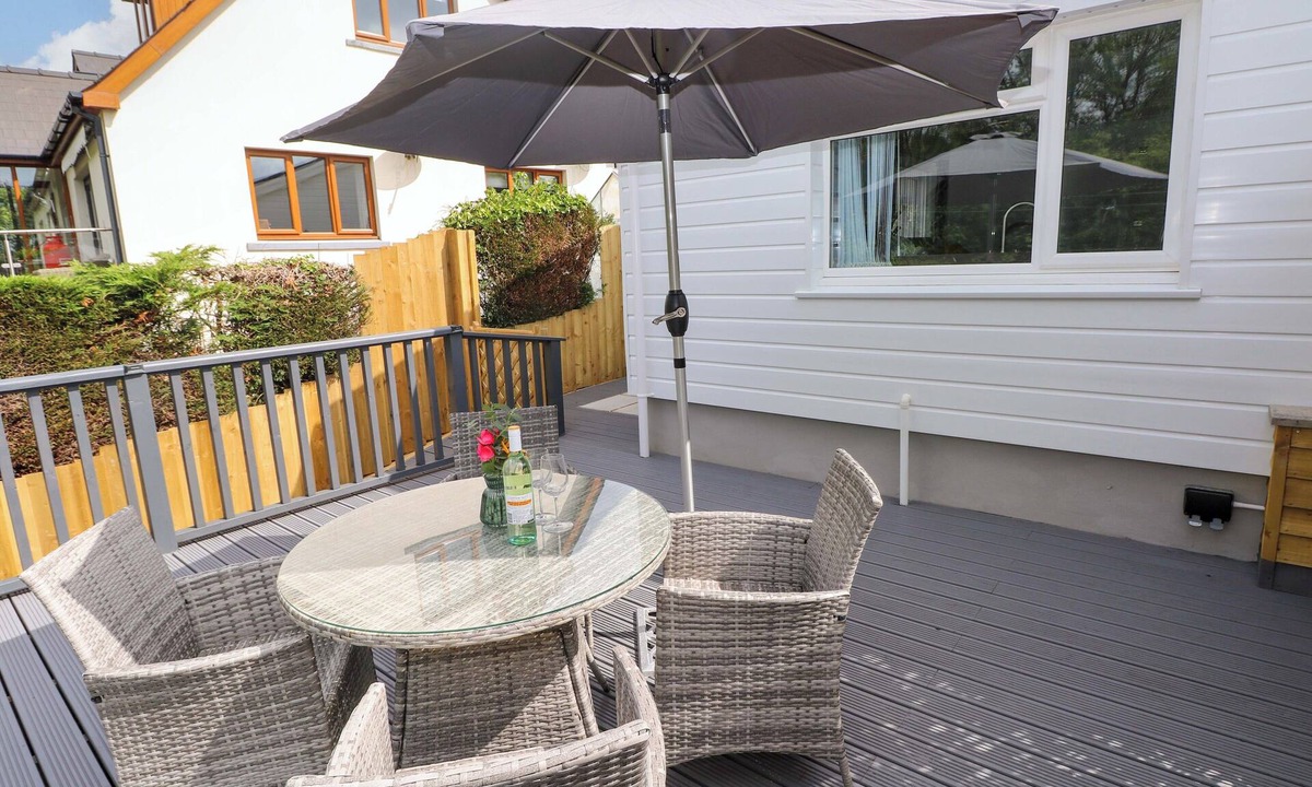 Wiseman's Bridge Cottage | PINECROFT ANNEX, pet friendly, with a garden in Saundersfoot