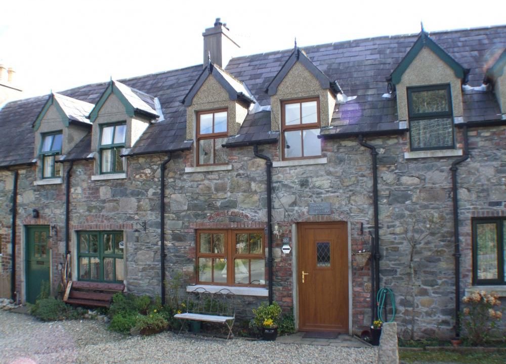 Newcastle Cabin | Priest Bridge Cottage - sleeps up to 9 - Newcastle