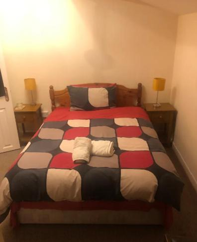 Clontarf House | Private comfortable bedroom with ensuite