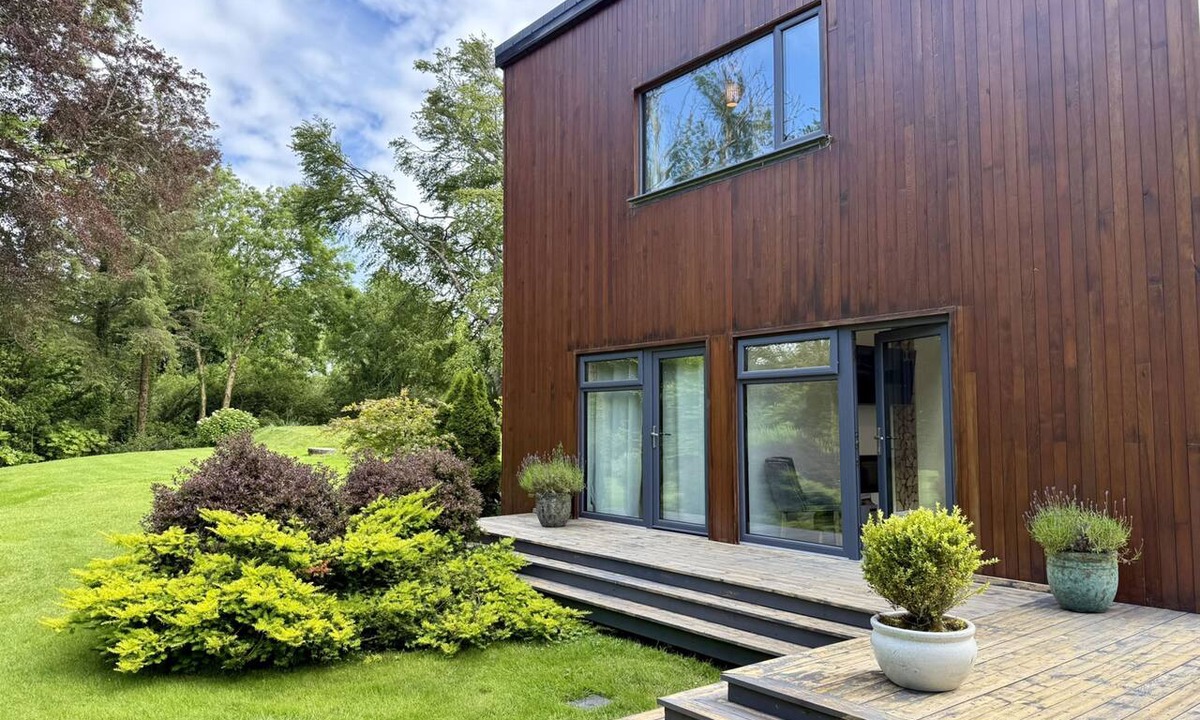 Roscoe Cottage | Property 525 - Galway - sleeps 4 guests in 2 bedrooms