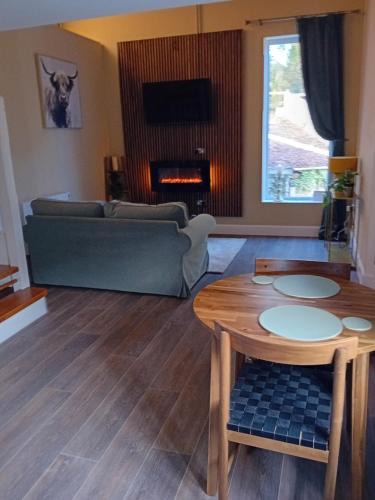 Cadamstown House | River View at Silver River