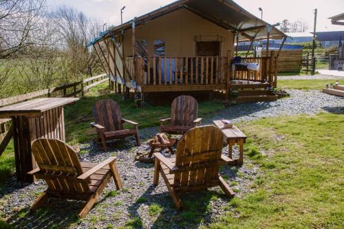 Magherafelt Other | Rosgarron Safari Canvas Lodge Glorious Glamping