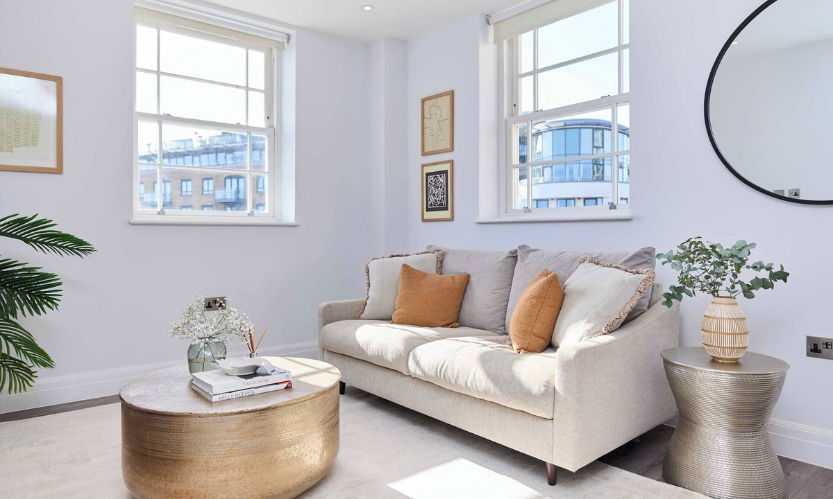 Chiswick Riverside Apartment | Second Storey at Kew