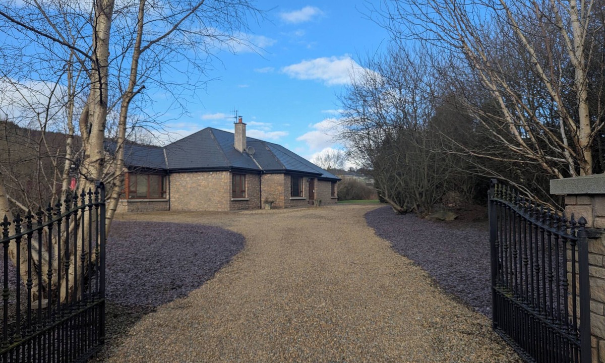 Ballaghkeen House | Single level home in village location