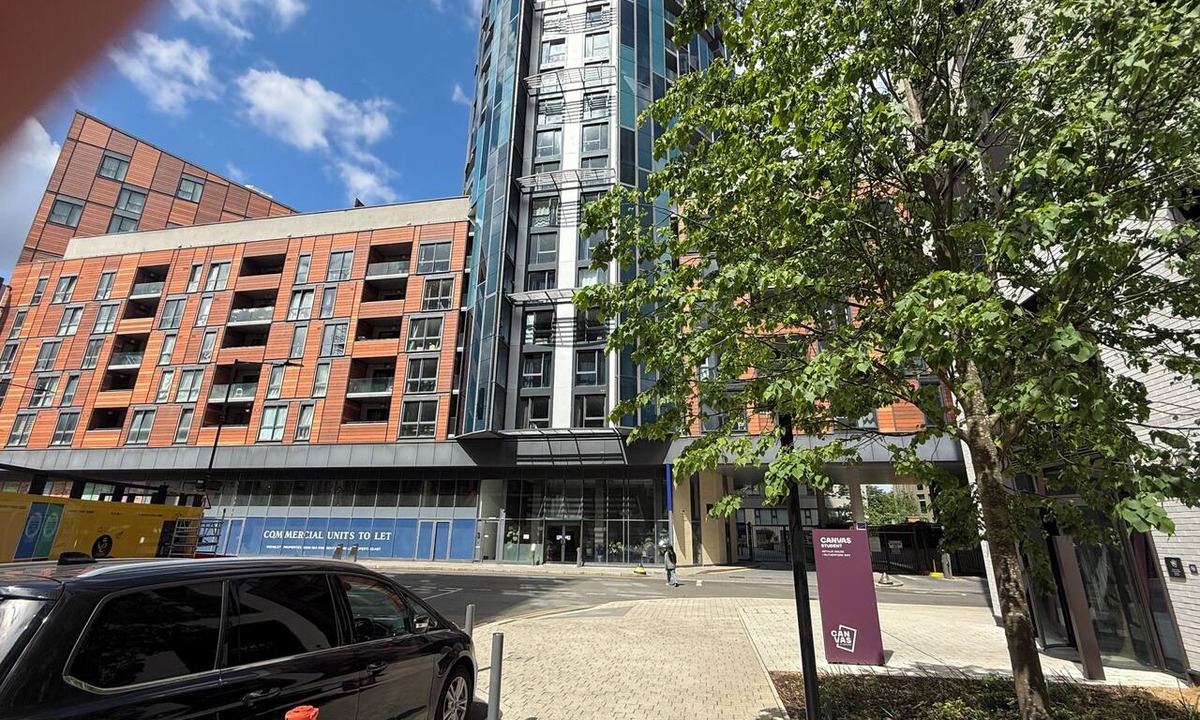 Wembley Park Apartment | Spacious 3 Bedroom flat near Wembley Stadium. 15 mins to Central London. Zone 4