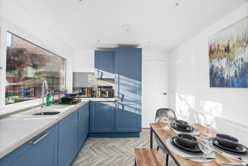 Ferryden Apartment | Spacious and Peaceful 4BR 2Bathroom Near Montrose Port