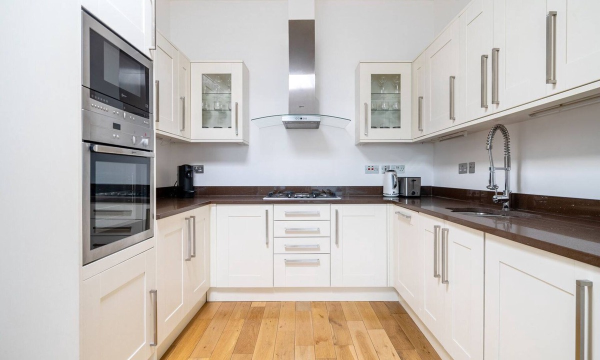Covent Garden Apartment | Spacious Central Covent Garden 2BR, nr. Leicester Sq Stn, by Blueground