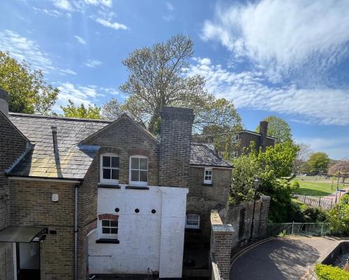 Dover House | St Marys Cottage 2