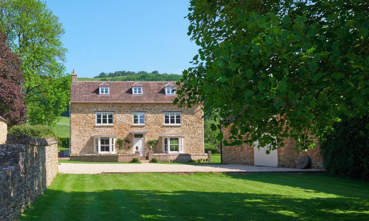 Dursley House | Stancombe Farmhouse, an idyllic Cotswold retreat set in its own private valley
