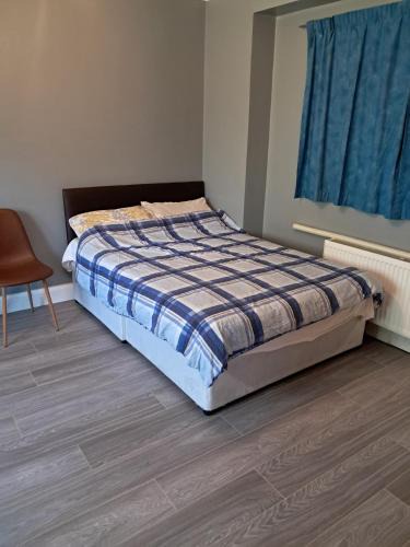 Letterkenny Apartment | Studio Sleeps 2 with Parking and WiFi