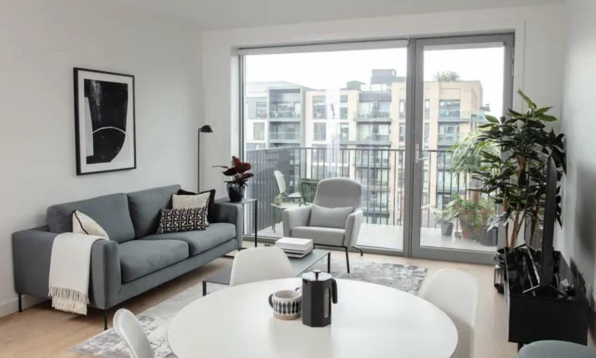 North Wall Condo | Stylish 2BR Retreat in Central Dublin