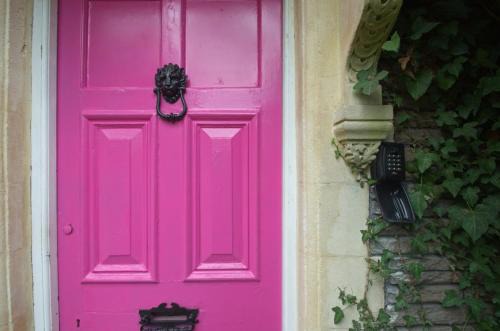 Cyncoed House | Stylish, Spacious City Hideaway - Sleeps up to 9