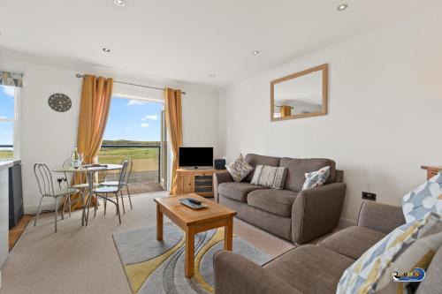 Penally Apartment | Surf Deck - Lovely Apartment, Spectacular Coastal Views, Short Walk to Beach