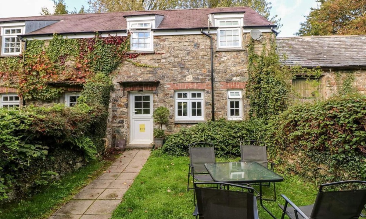 Llys Y Fran Cottage | Swallows Cottage, Maenclochog