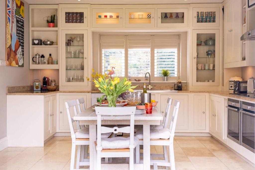 Sway House | Sway Corner