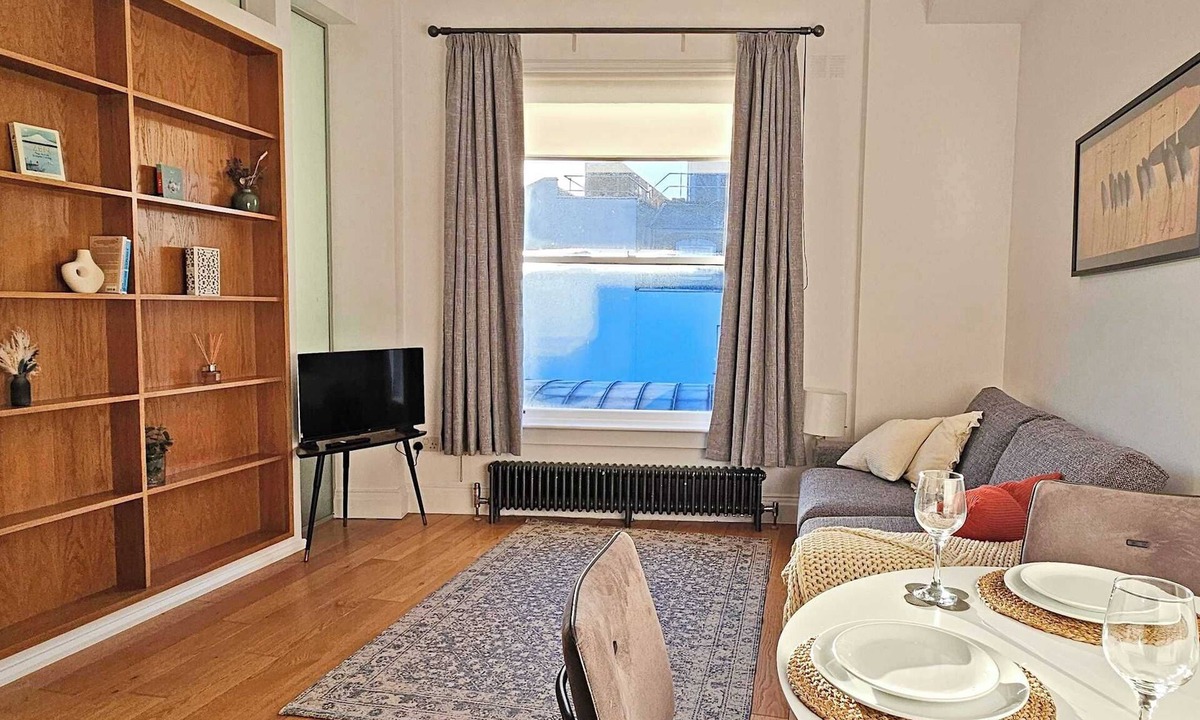 Temple Bar Apartment | Temple Bar 1BDR Large Newly Upgraded Sleeps 4