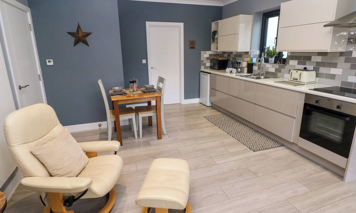 St. Florence Cottage | The Annexe @ Trintex