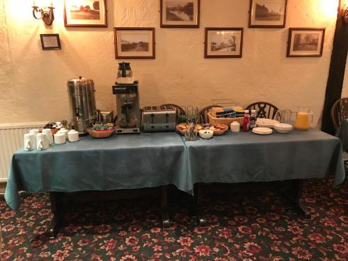 Fyfield Hotel | The Black Bull Inn