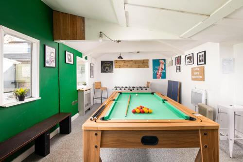 Upton Cheyney House | The Farmhouse with two hot tubs