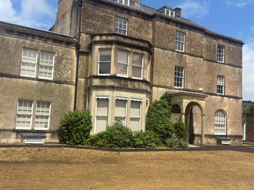 Warminster Apartment | The Manor house Warminster ash walk
