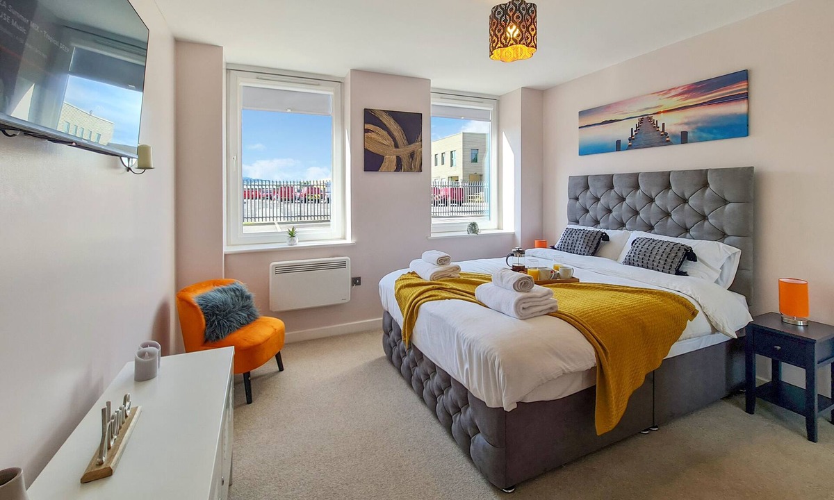 Barnwood Apartment | The Post House Green by Fortuna Property Portfolio, The Post House Green Apartment