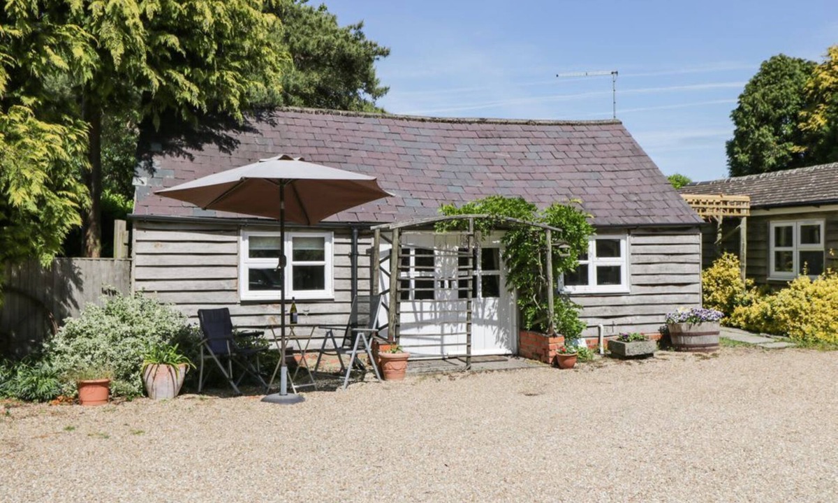 Urchfont House | The Pottery: Romantic Getaway