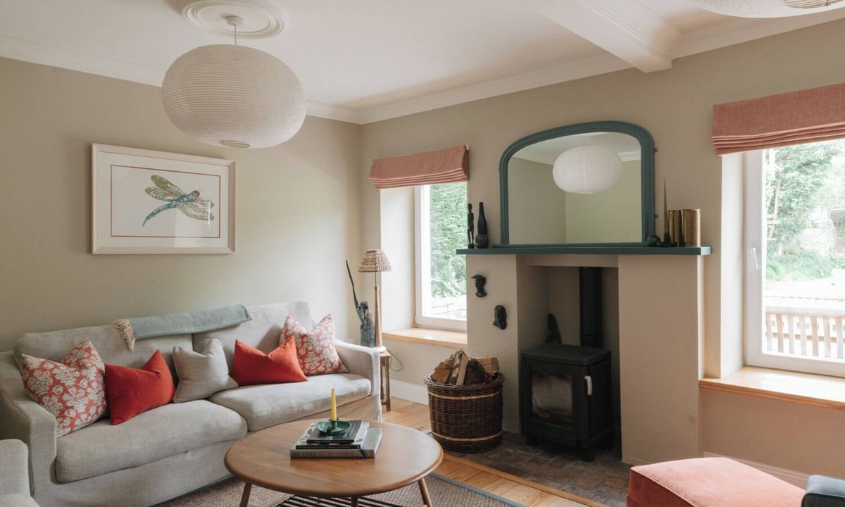 Westport House | The Roost - a short stroll from town perfect for family get togethers sleeps 14