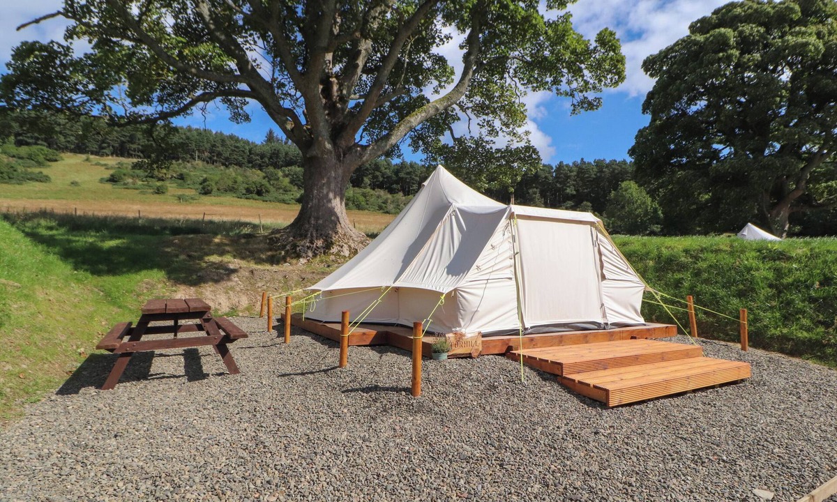 Glentress Cottage | TOR HILL, romantic, with open fire in Peebles