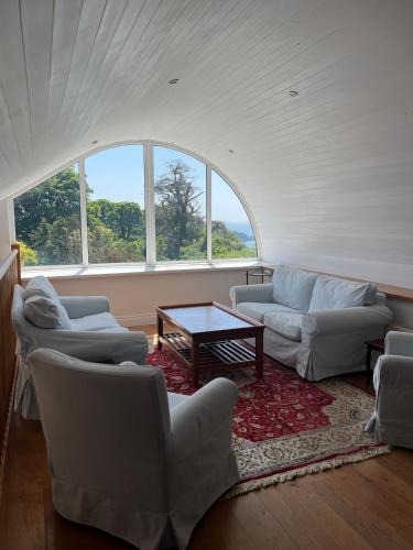 Castletownsend House | Tots Cottage - bright home in West Cork village