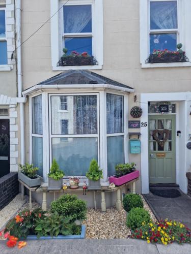 Bridgend Apartment | Town Cottage ground floor appartment
