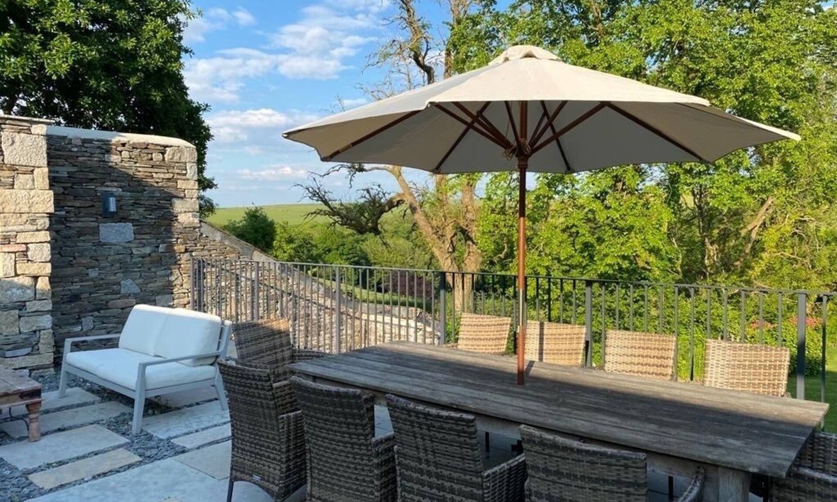 Camelford House | Tregrylls Barton a Stunning & Stylish Cornish Barn Retreat