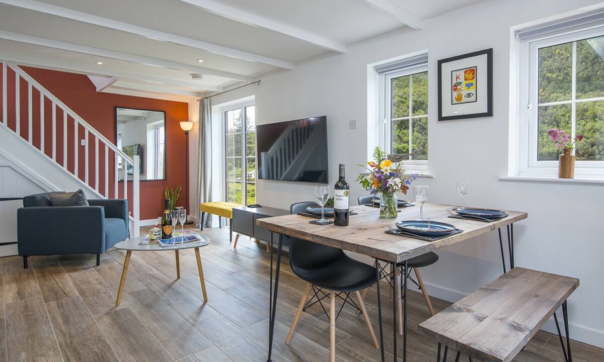 Haverfordwest Cottage | Ty Olwen, Holiday Cottage Abercastle, Sleeps 4, 2 bedrooms, bathrooms
