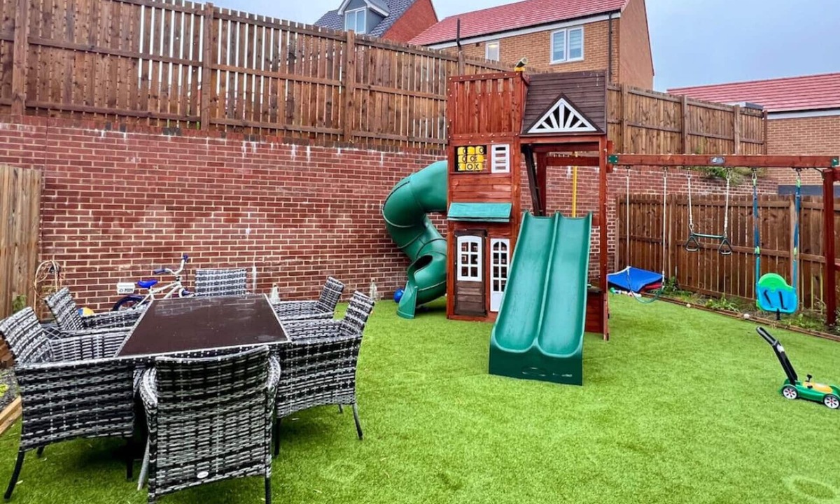 Durham House | Ultra Modern large 4 bed executive home Durham