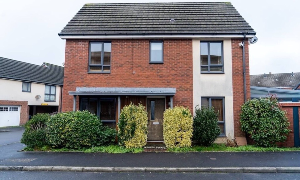 Leckwith House | Vyn's Holiday home - Sleeps 6