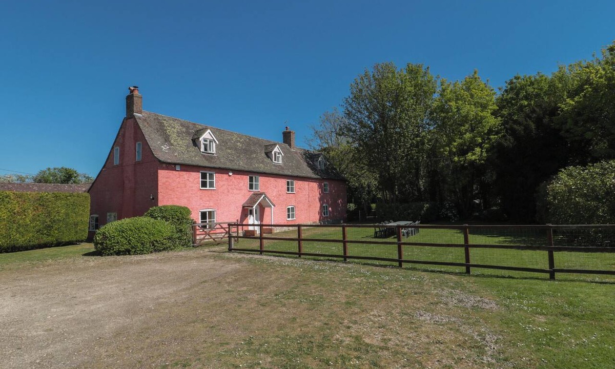 Blaisdon Cottage | WALK FARMHOUSE, pet friendly, with open fire in Whitminster