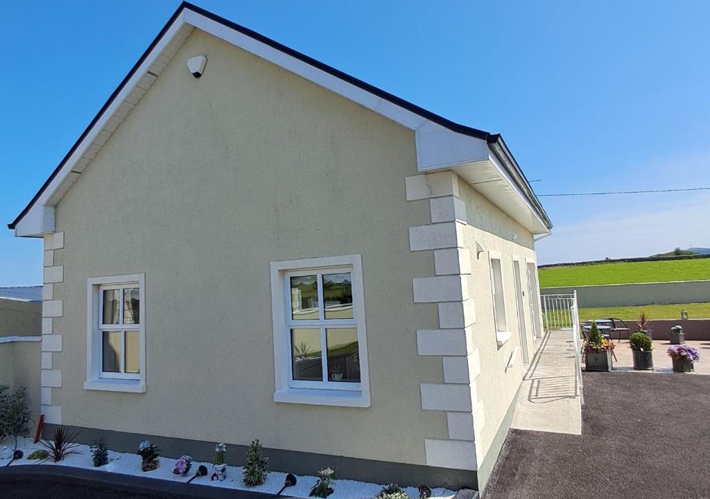 Roscoe Apartment | Warm Spacious Three Bed Chalet