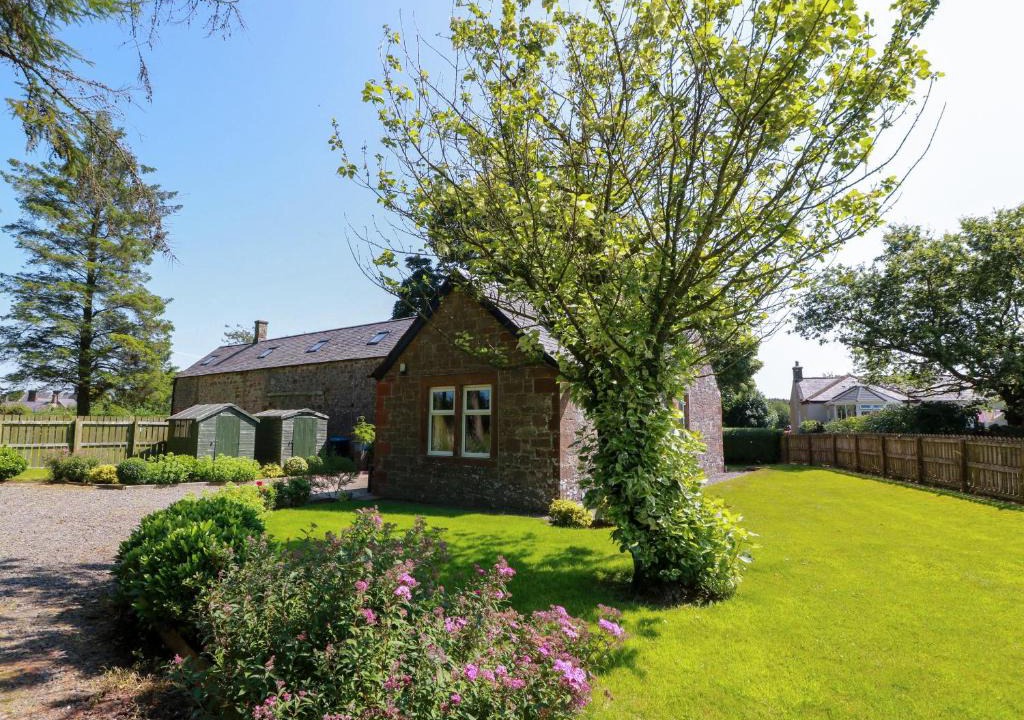 Lockerbie House | Waterside Lodge