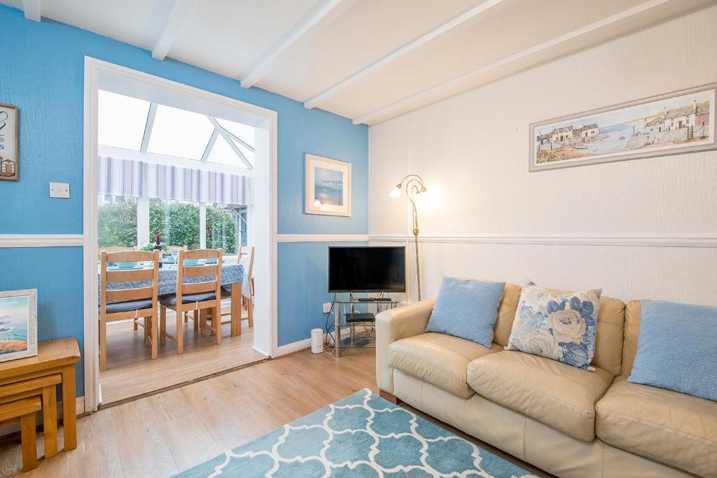 St. Florence House | Weavers Cottage
