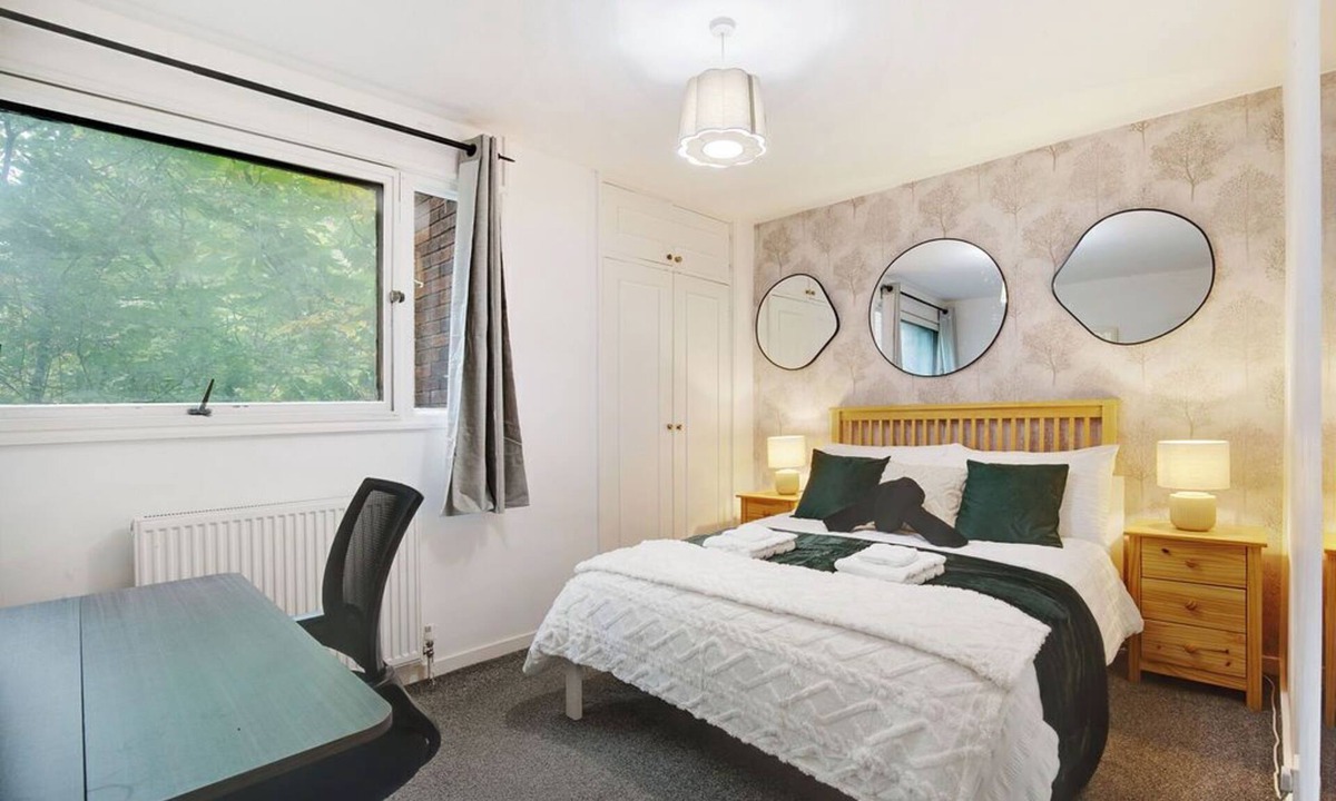 Pimlico Apartment | Westminster 2-Bed Flat Near Victoria Station