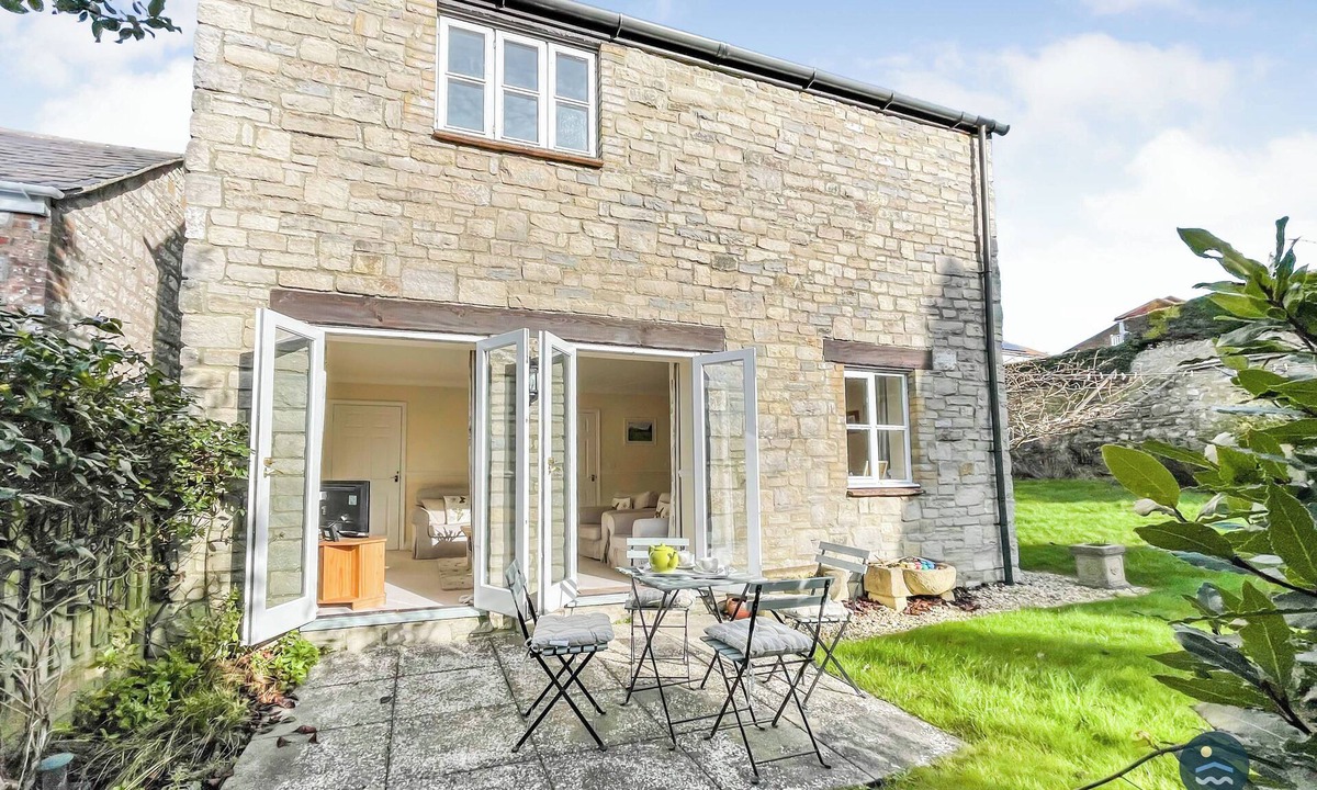 Weymouth Cottage | Wildflower Cottage - Sutton Poyntz
