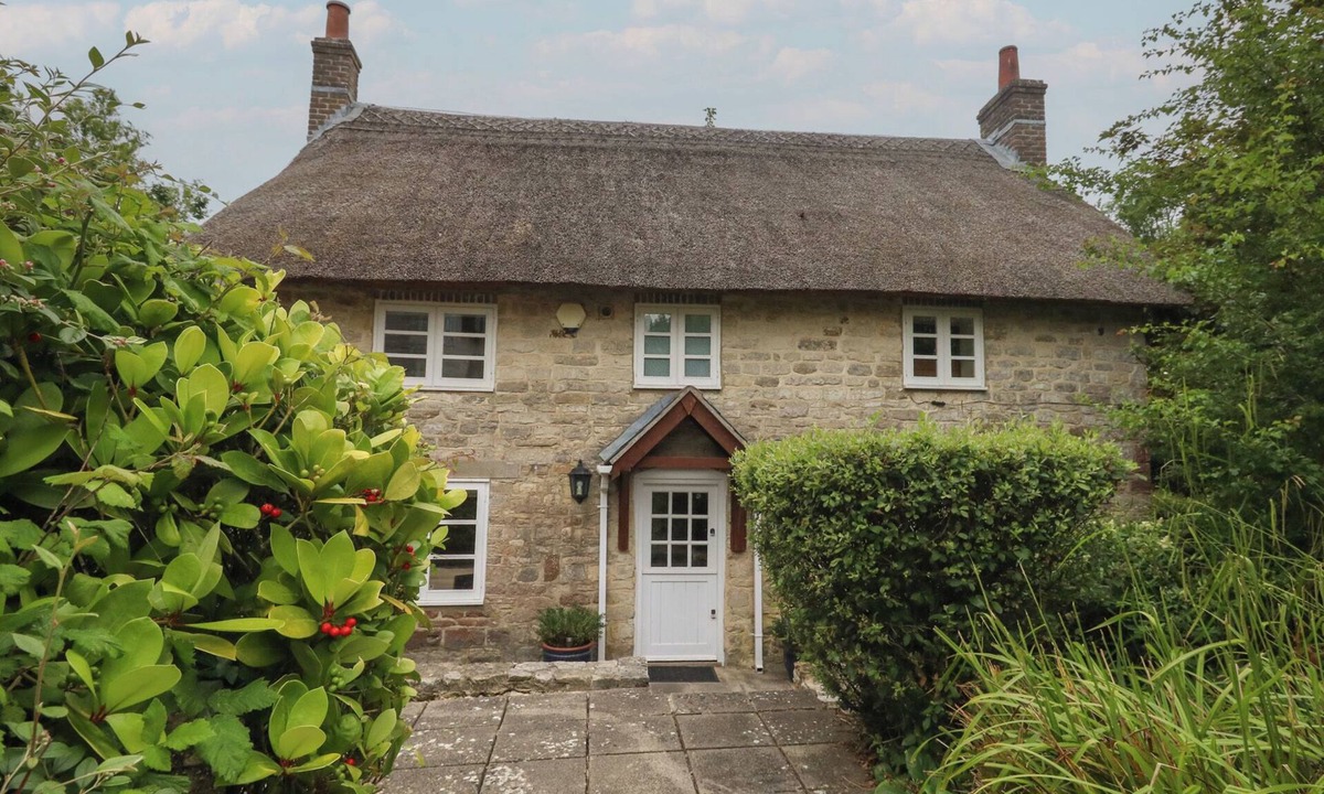 Holworth Cottage | WOODBINE COTTAGE, pet friendly, with a garden in Osmington