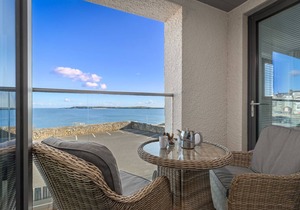 Apartment ∙ 3 bedrooms ∙ 6 guests