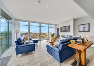 Bayview Downings - Luxury 4 Bedroom Penthouse