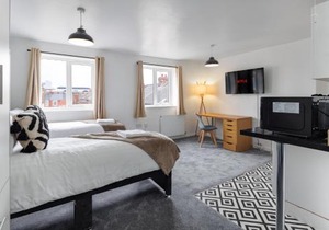 City Centre Studio 9 with Kitchenette, Free Wifi and Smart TV with Netflix by Yoko Property