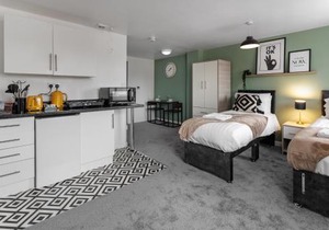 City Centre Studio 9 with Kitchenette, Free Wifi and Smart TV with Netflix by Yoko Property