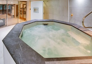 Flat-608 - ROLAND HOUSE - STUDIO APARTMENT in London