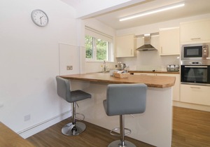 HARCOMBE HOUSE BUNGALOW 6, family friendly, with pool in Chudleigh