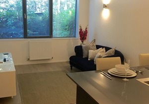 *LUXURY APARTMENT* with PRIVATE PARKING LONDON- HEATHROW